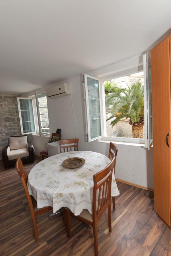 Michel Hostel