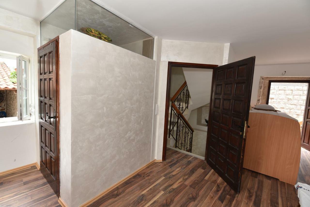 Michel Hostel Budva
