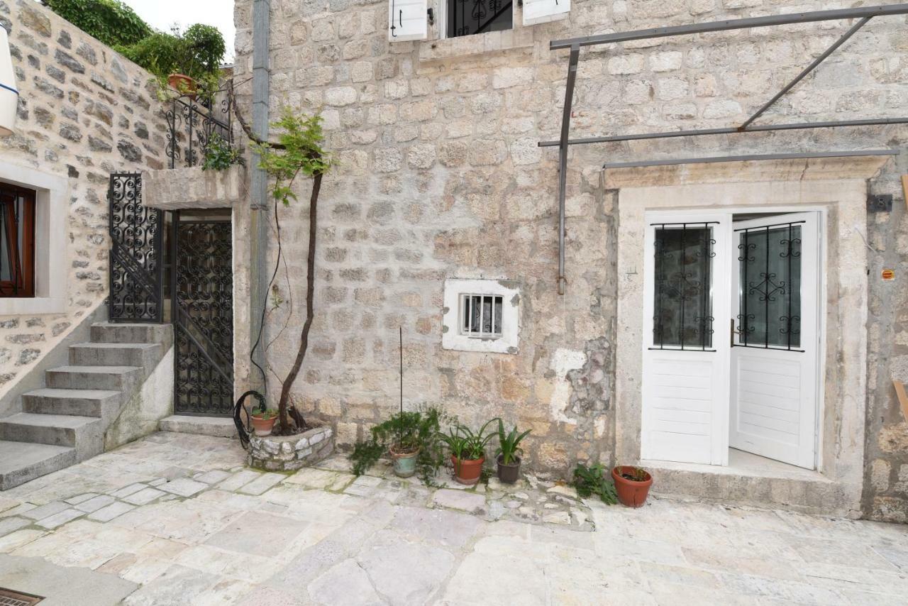 Michel Hostel Budva