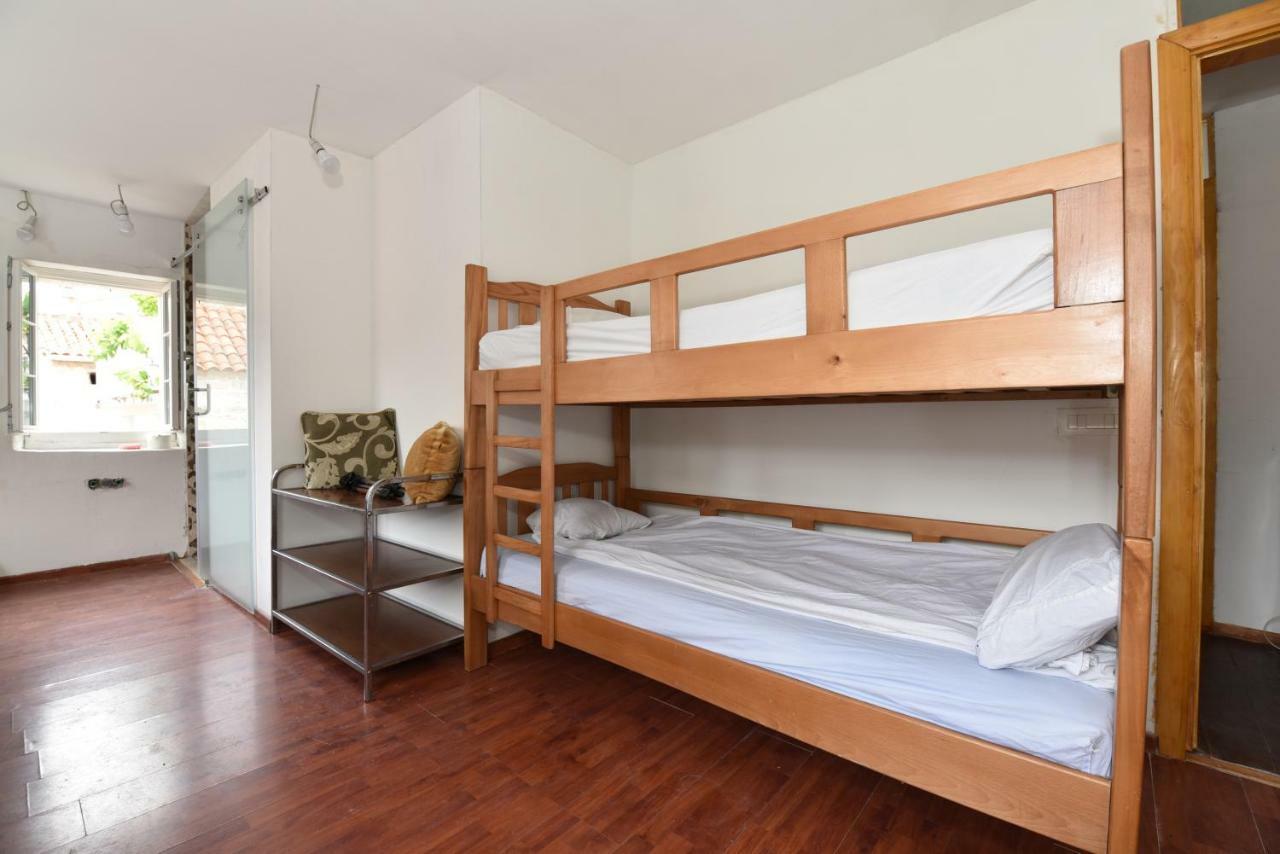 Michel Hostel