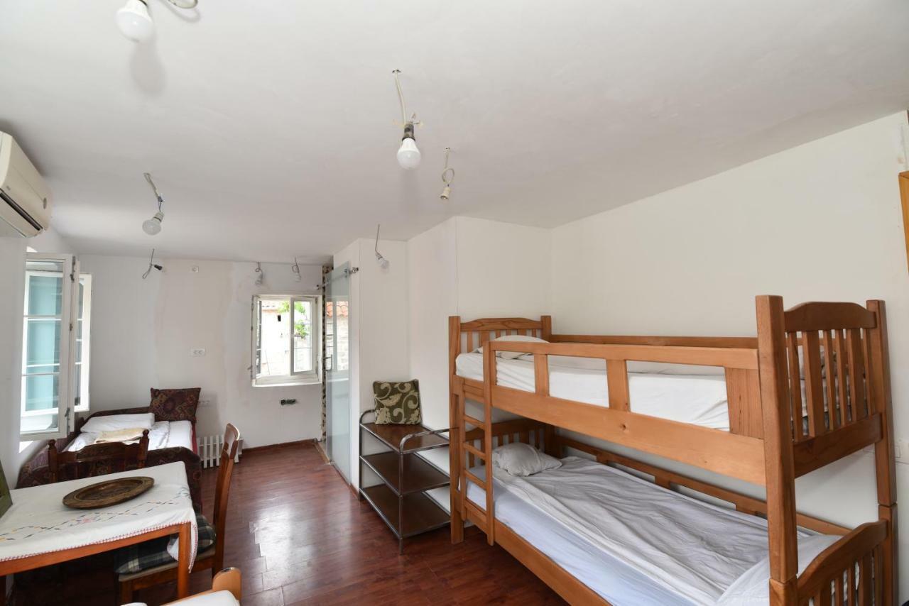 Michel Hostel *