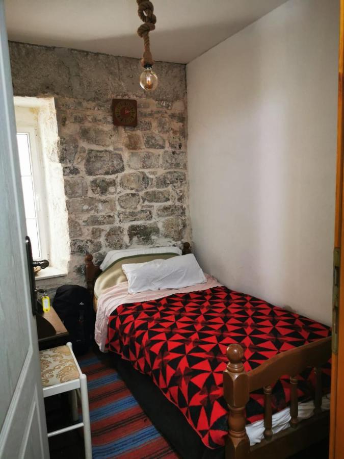 Michel Hostel *